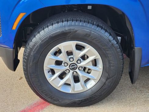 Used 2024 Nissan Frontier SV w/ Technology Package image 9