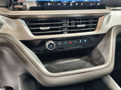 New 2026 Ford Explorer Active w/ Active Comfort Package RWD image 22