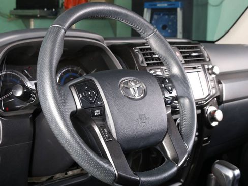 Used 2017 Toyota 4Runner TRD Off-Road Premium AWD/4WD image 45