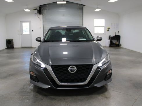 Used 2019 Nissan Altima 2.5 SV image 3