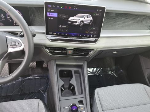 New 2026 Volkswagen Tiguan SE FWD image 20
