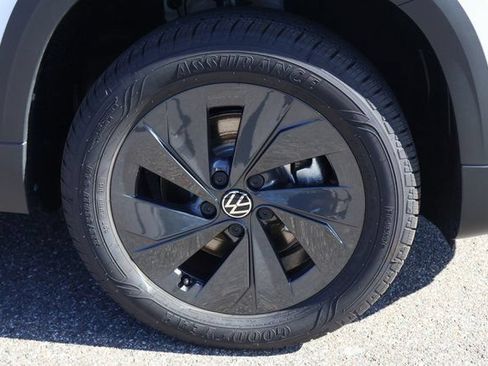 Used 2026 Volkswagen Taos S FWD image 9