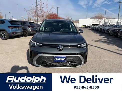 New 2026 Volkswagen Taos SE FWD image 8