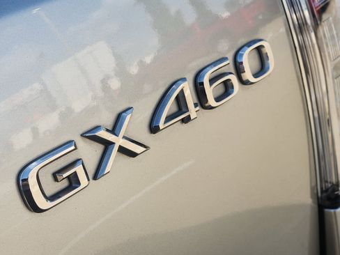 Used 2023 Lexus GX 460 Luxury w/ Accessory Package AWD/4WD image 12