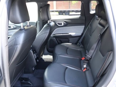 Used 2023 Jeep Compass Latitude w/ Sun and Sound Group AWD/4WD image 23