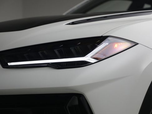 Used 2024 Lamborghini Urus Performante AWD/4WD image 33