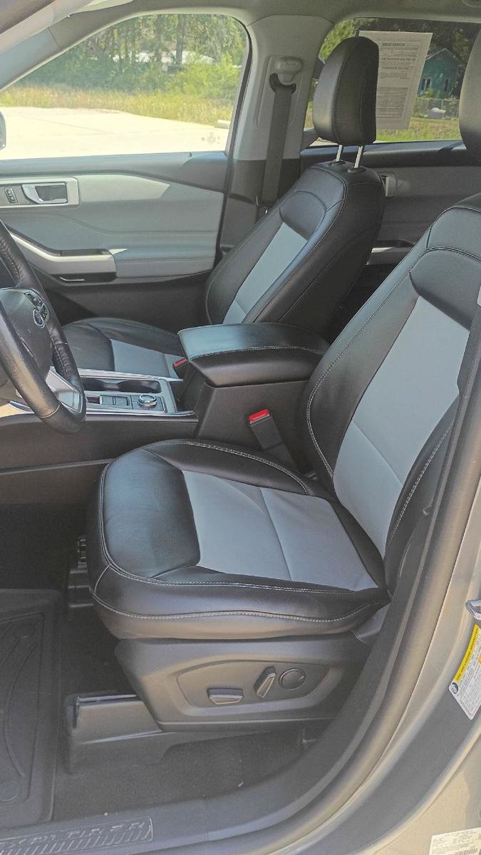 Used 2023 Ford Explorer XLT w/ Equipment Group 202A AWD/4WD image 10