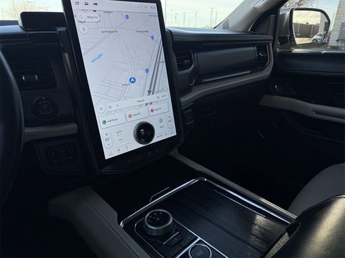 Certified 2023 Ford Expedition Max Platinum image 16