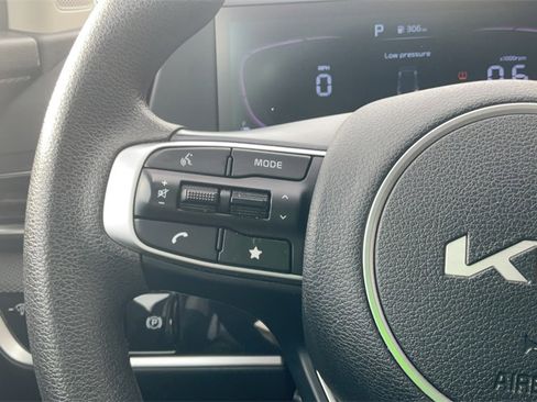 Used 2024 Kia Sportage LX image 26