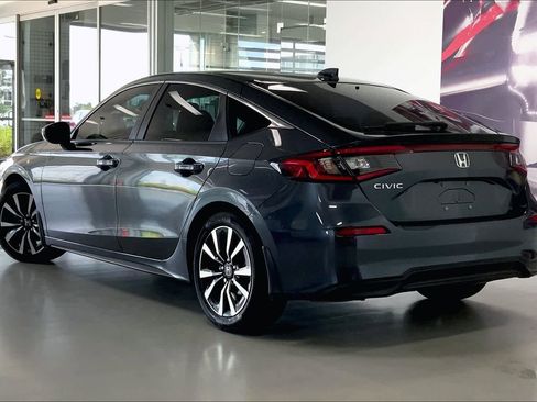Used 2024 Honda Civic EX-L image 4