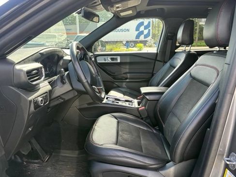 Used 2024 Ford Explorer ST-Line w/ Class IV Trailer Tow Package AWD/4WD image 9