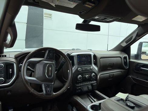 Used 2021 GMC Sierra 3500 SLT w/ SLT Premium Package AWD/4WD image 4