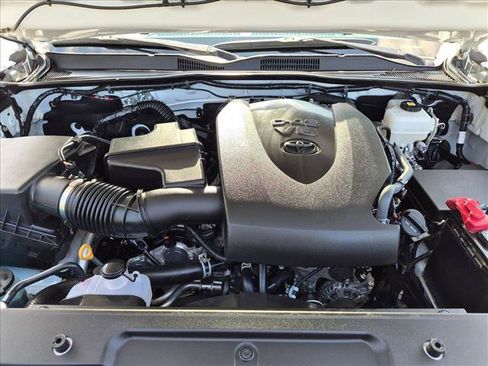 Certified 2023 Toyota Tacoma TRD Off-Road AWD/4WD image 21