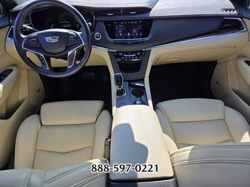Used 2017 Cadillac XT5 Luxury w/ Driver Awareness Package FWD image 14