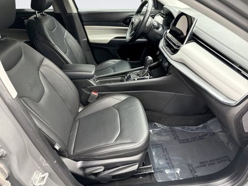 Used 2022 Jeep Compass Limited image 16