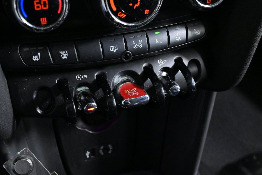 Used 2017 MINI Cooper 4-Door Hardtop FWD image 18