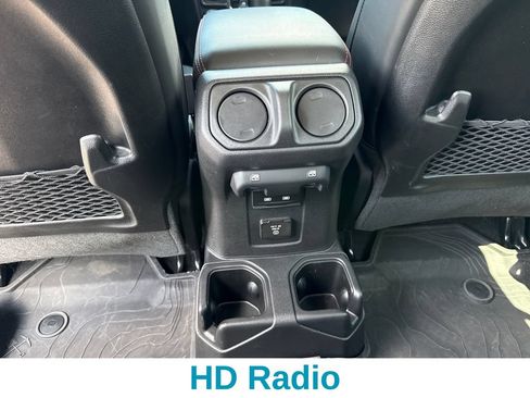 Used 2024 Jeep Gladiator Rubicon w/ Technology Group AWD/4WD image 12