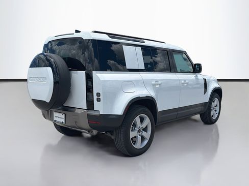 Used 2026 Land Rover Defender 110 S AWD/4WD image 5