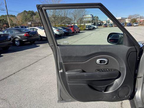 Used 2015 Kia Soul image 12
