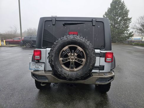 Used 2016 Jeep Wrangler Unlimited Sahara image 6