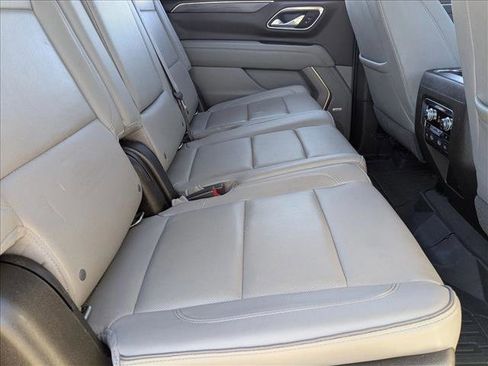 Used 2021 GMC Yukon XL SLT w/ SLT Premium Package image 19