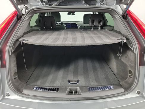 Certified 2025 Cadillac XT4 Premium Luxury AWD/4WD image 8