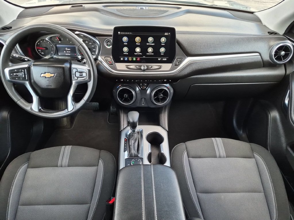 Used 2025 Chevrolet Blazer LT AWD/4WD image 23
