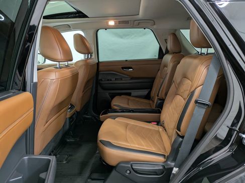Used 2024 Nissan Pathfinder Platinum AWD/4WD image 10