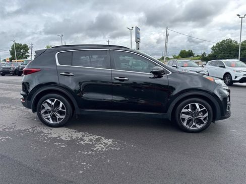 Used 2022 Kia Sportage EX image 2