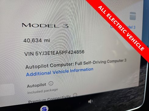 Used 2023 Tesla Model 3 Standard Range image 23