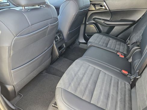 New 2026 Mitsubishi Outlander SE image 22