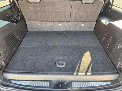 Used 2019 Cadillac Escalade ESV Platinum image 35