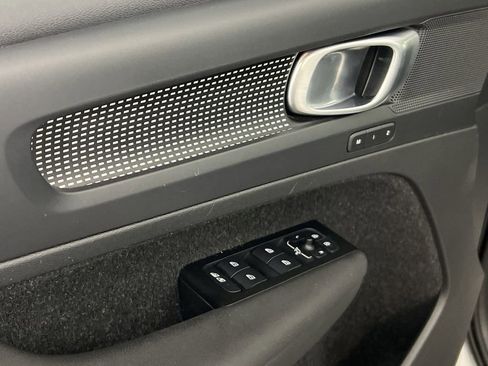 Used 2021 Volvo XC40 T5 R-Design w/ Advanced Package image 15