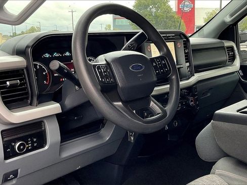 Used 2024 Ford F250 XLT image 38