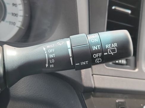 Used 2017 Toyota Sienna SE FWD image 30