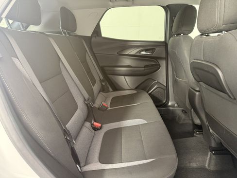 Used 2025 Chevrolet TrailBlazer LT AWD/4WD image 13