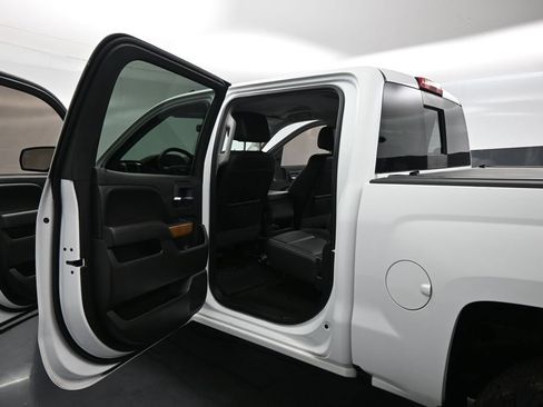 Used 2018 Chevrolet Silverado 1500 LTZ AWD/4WD image 16