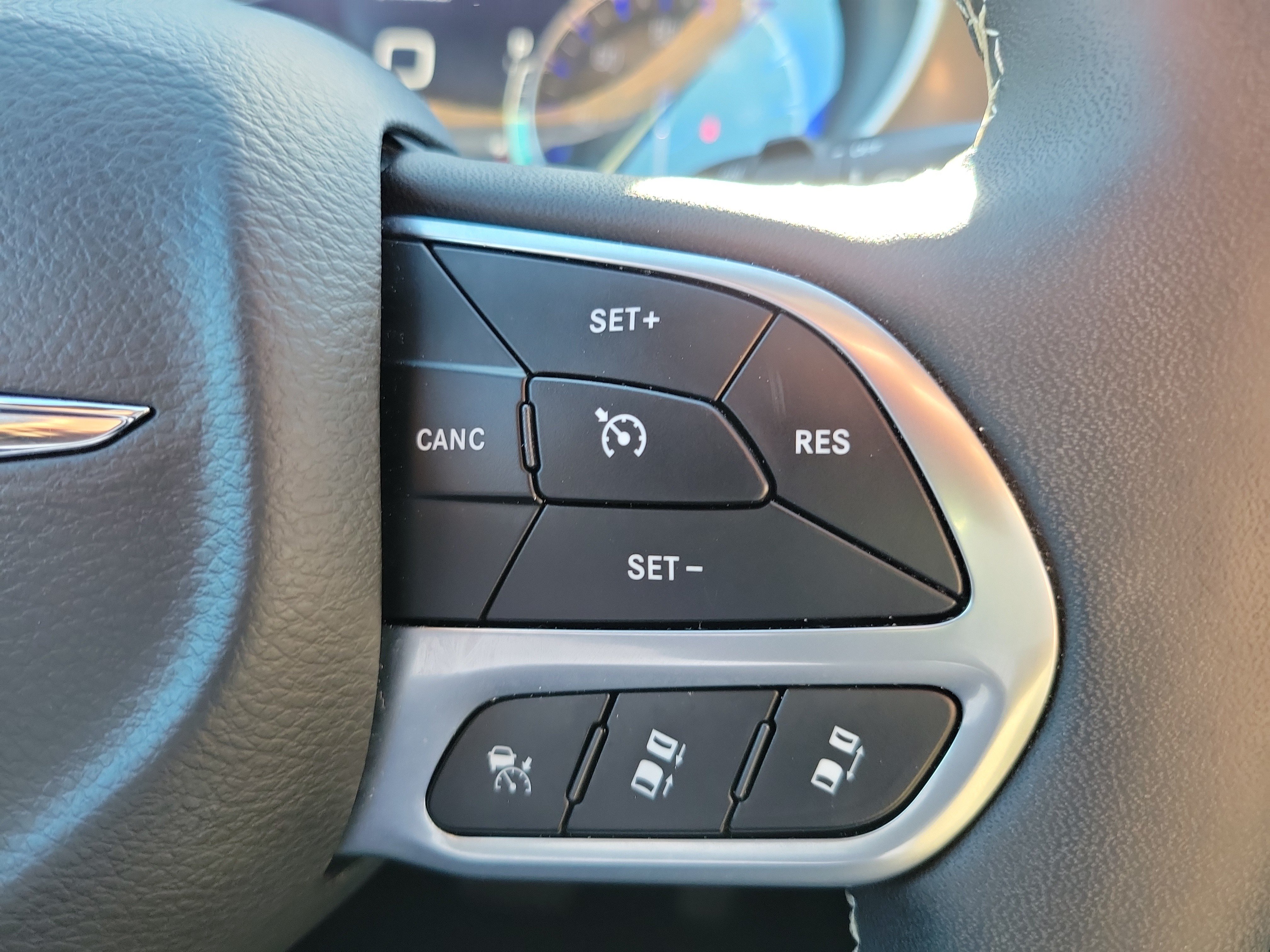 Used 2026 Chrysler Pacifica Select FWD image 19
