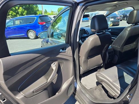 Used 2015 Ford C-MAX Energi SEL w/ Equipment Group 303A FWD image 16