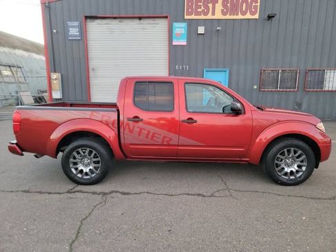 Used 2012 Nissan Frontier SV w/ Sport Appearance Pkg image 6