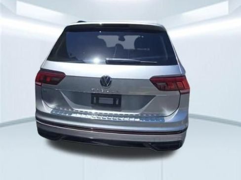 Used 2023 Volkswagen Tiguan SE R-Line FWD image 5