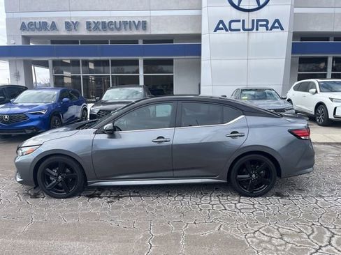 Used 2022 Nissan Sentra SR w/ Midnight Edition image 4