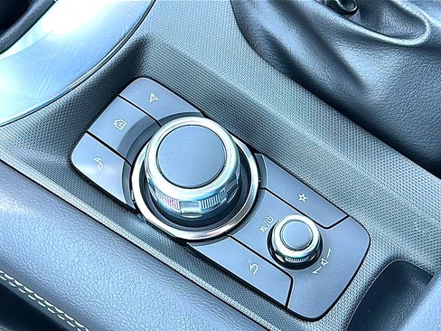 Used 2025 MAZDA MX-5 Miata RF Club RWD image 31
