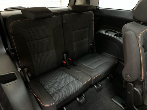 Used 2023 GMC Acadia AT4 AWD/4WD image 25