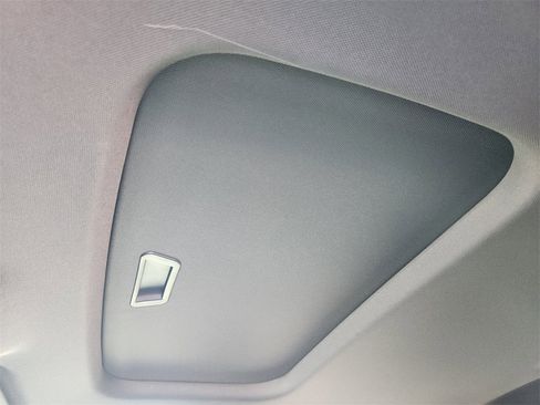 New 2026 Chevrolet Trax RS w/ Sunroof Package image 17