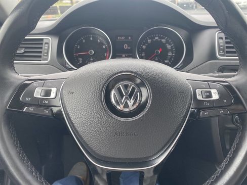 Used 2017 Volkswagen Jetta SE FWD image 19