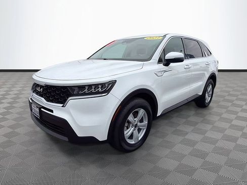 Used 2023 Kia Sorento LX FWD image 3