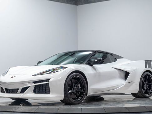 Used 2024 Chevrolet Corvette E-Ray w/ Stealth Interior Trim Package AWD/4WD image 3
