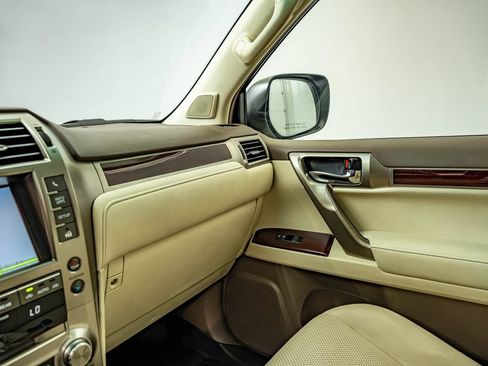 Used 2014 Lexus GX 460 Luxury AWD/4WD image 31