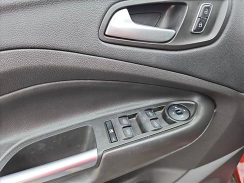 Used 2016 Ford Escape SE FWD image 7